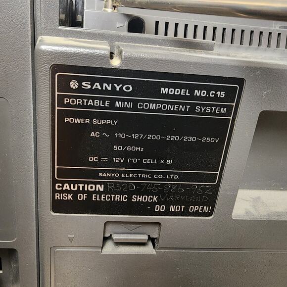 Sanyo Boombox Portable Mini Component System C15 - Good but Cassette Not Working - Picture 2 of 9